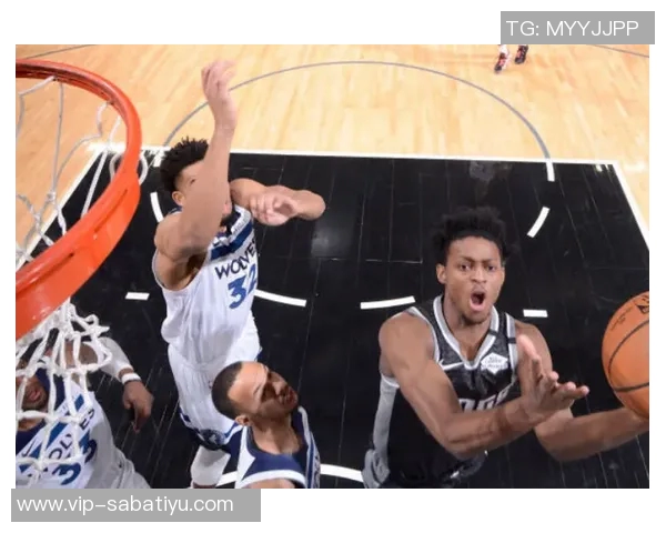 阿杜蒂耶罗在G联盟上演惊天隔扣防守球员被撞翻在地